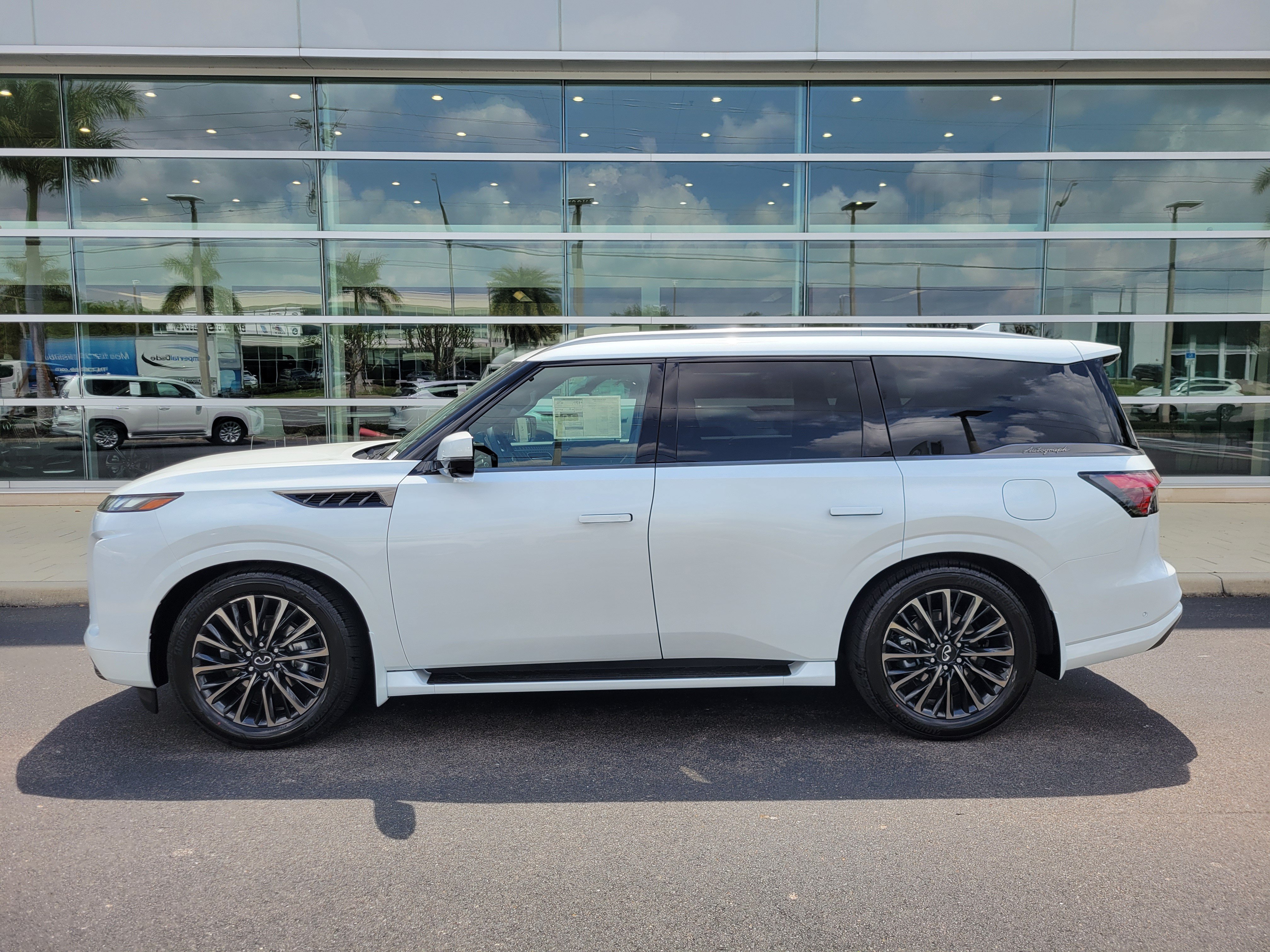 New 2026 INFINITI QX80 Autograph w/ Premium Cargo Package AWD/4WD image 7