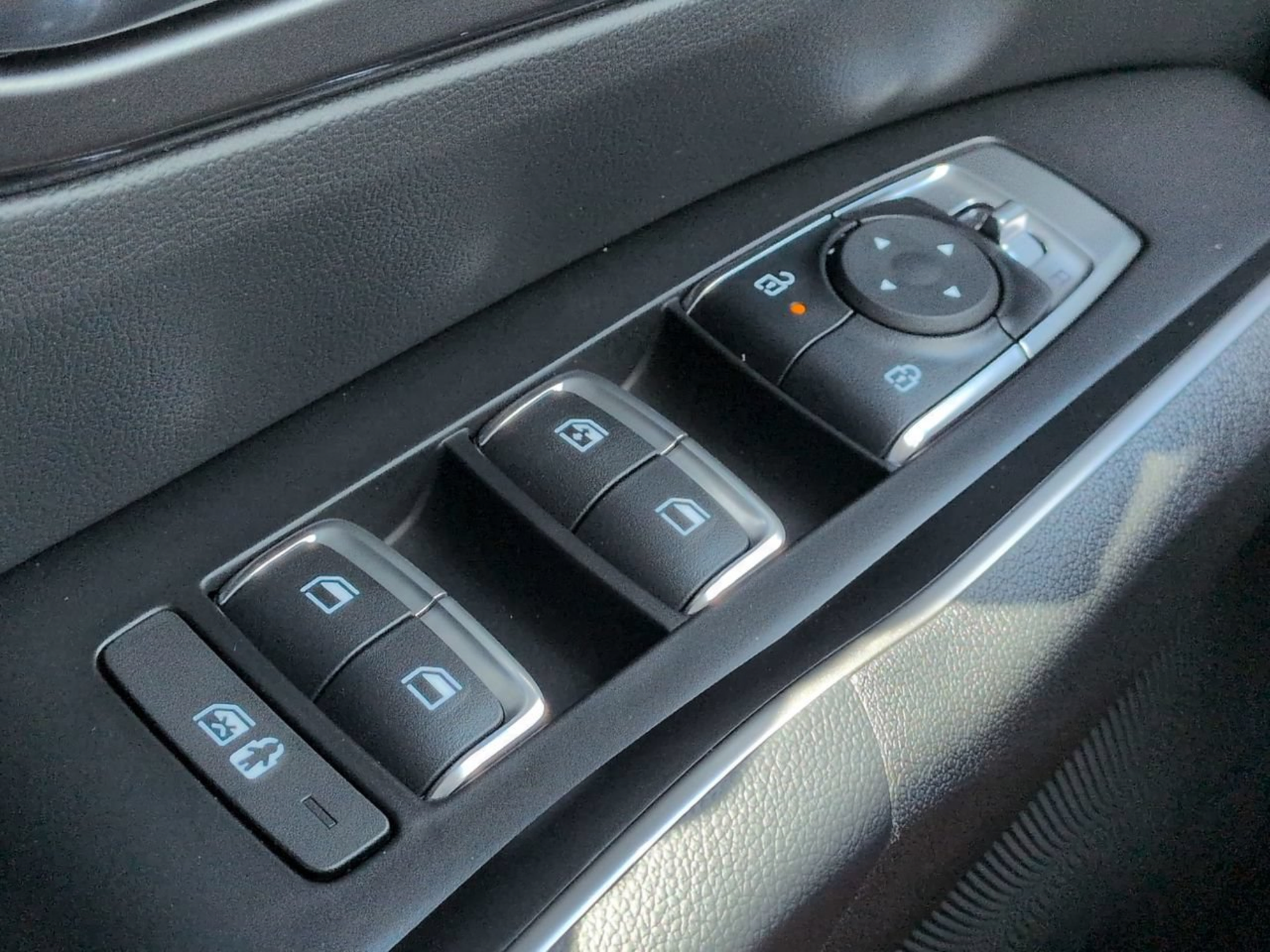 New 2026 Kia Sorento LX FWD image 32