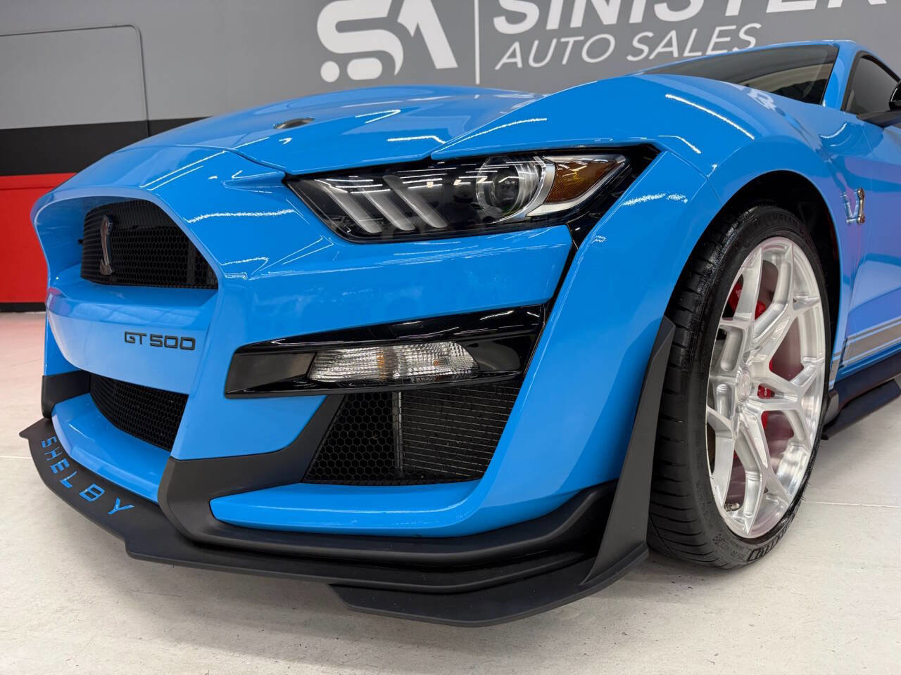 Used 2021 Ford Mustang Shelby GT500 w/ Technology Package image 4