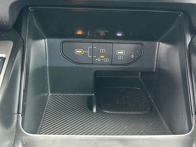 Used 2025 Kia Sorento S image 36