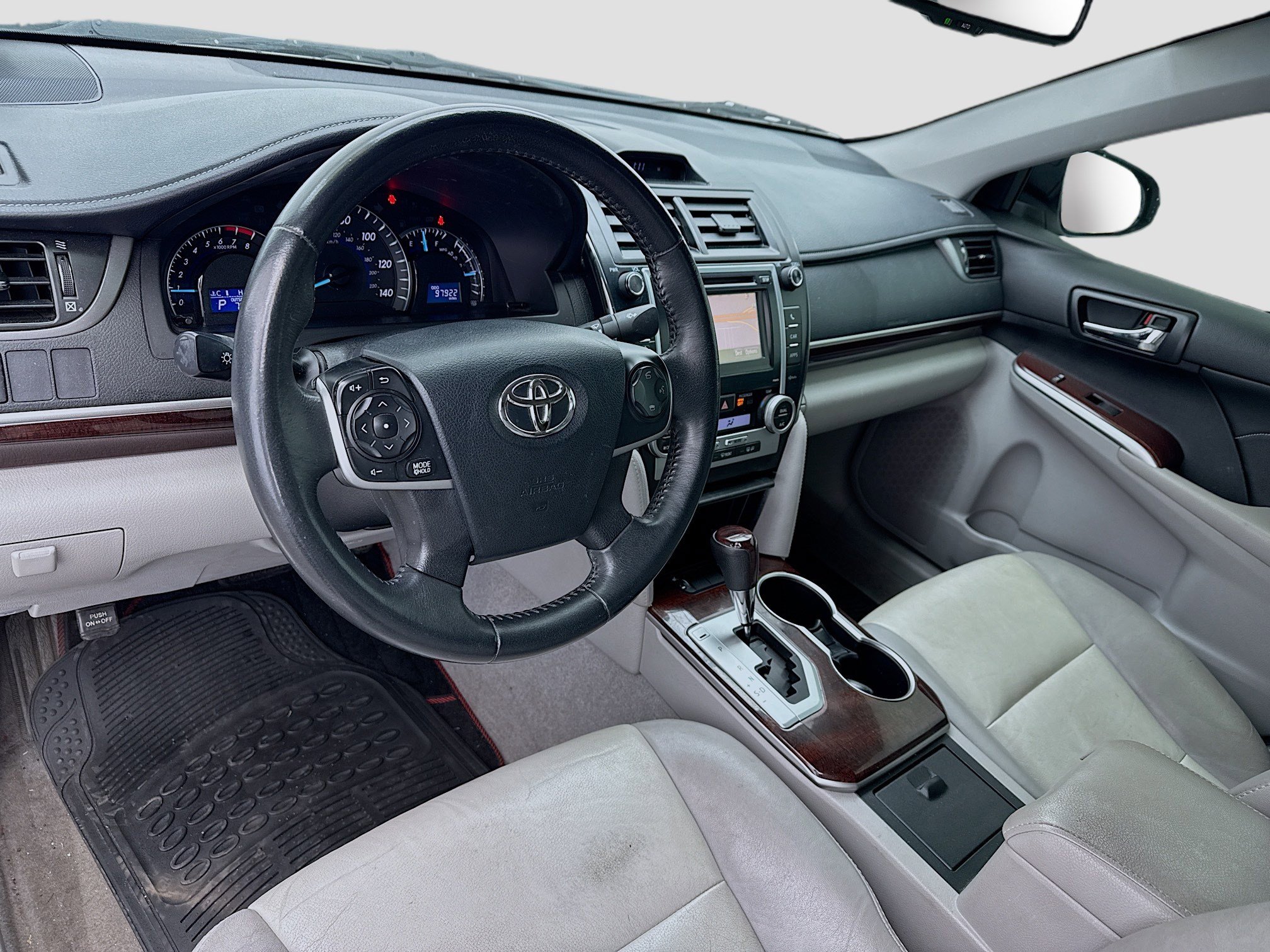 Used 2013 Toyota Camry XLE w/ Leather Pkg image 7