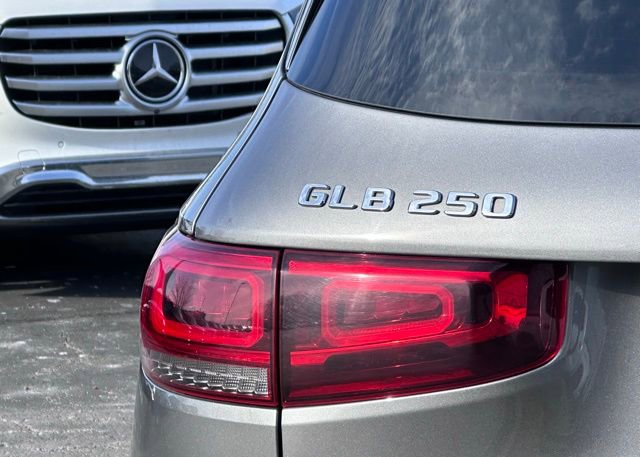 Used 2022 Mercedes-Benz GLB 250 4MATIC image 10