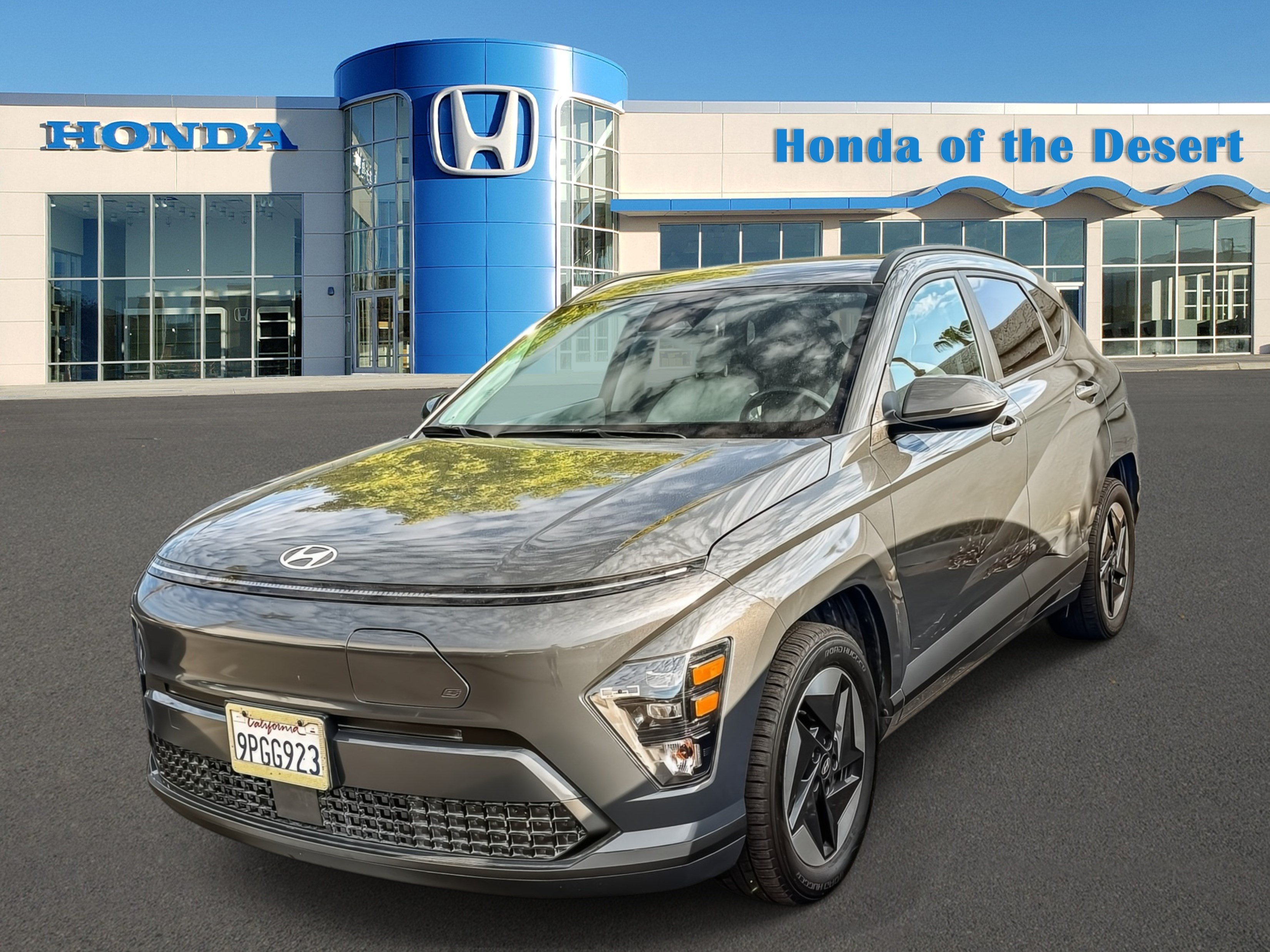 Used 2024 Hyundai Kona SEL FWD image 3