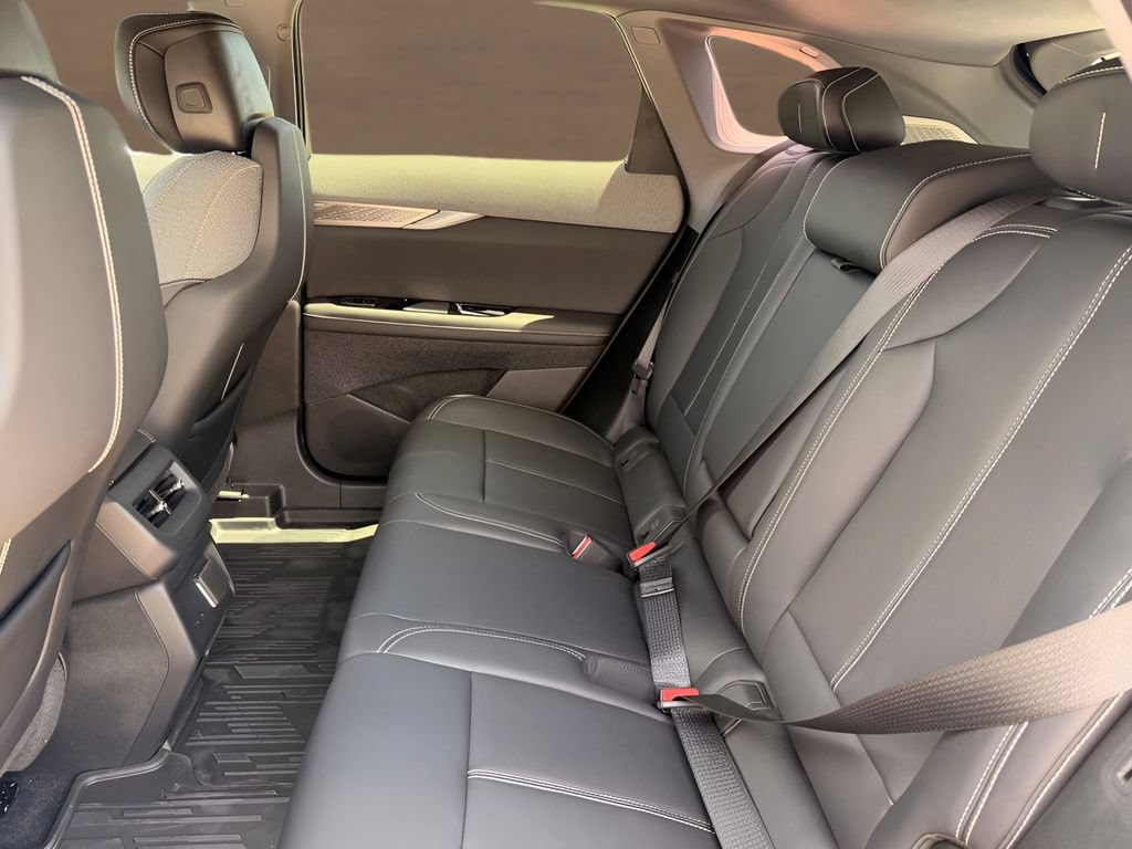 New 2026 Cadillac Optiq Luxury 1 w/ LPO, Floor Liner Package AWD/4WD image 20