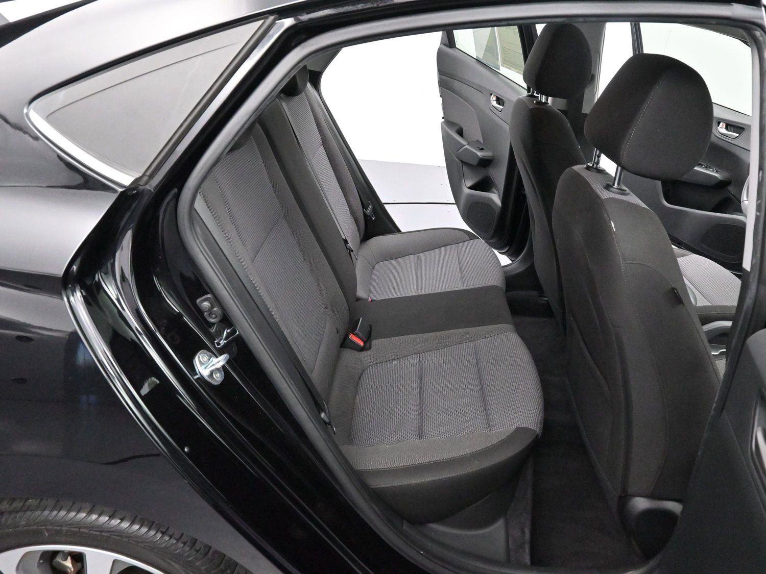 Used 2021 Hyundai Accent Limited image 30