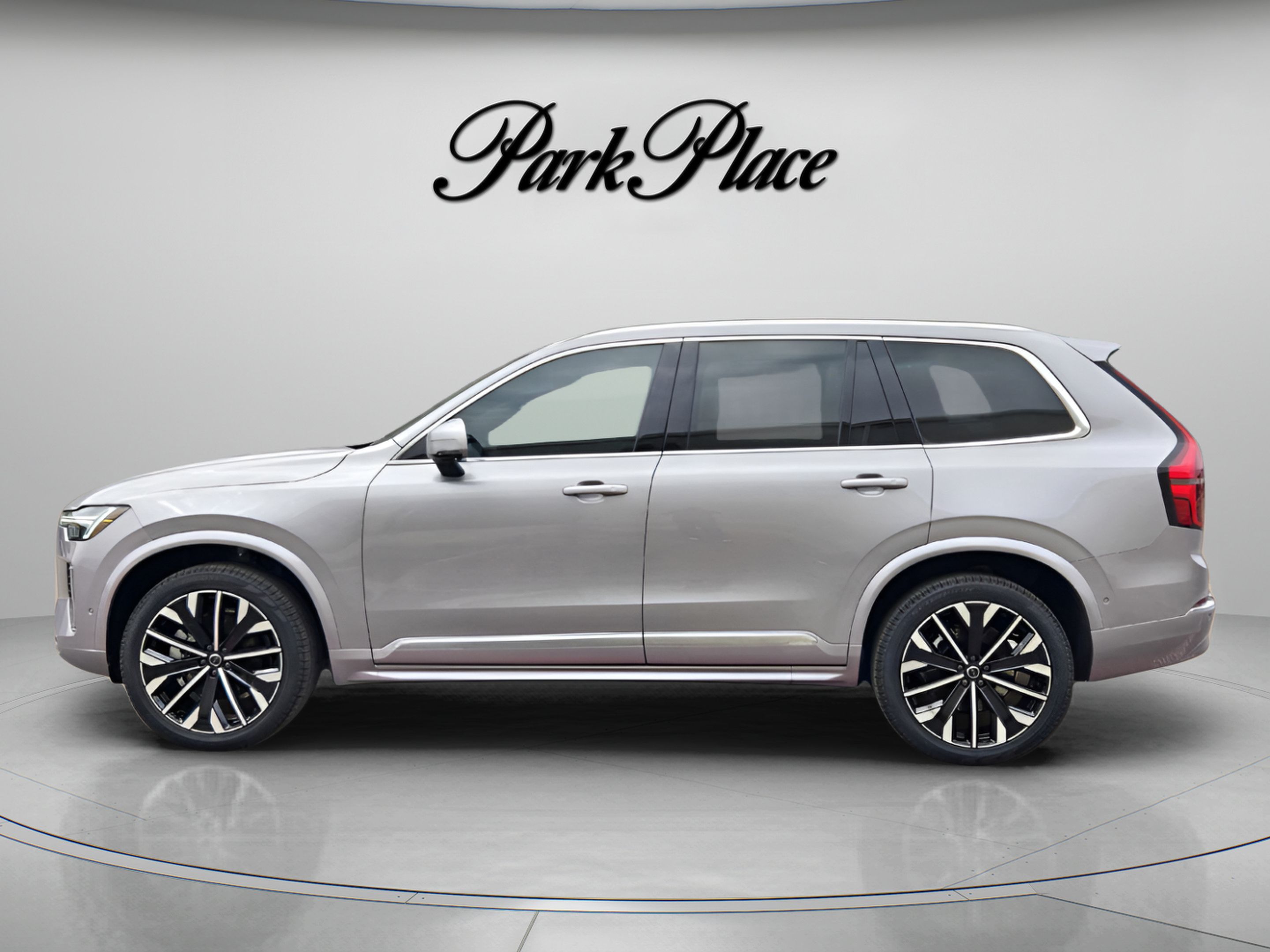 Used 2026 Volvo XC90 B6 Plus w/ Protection Package Premier AWD/4WD image 2