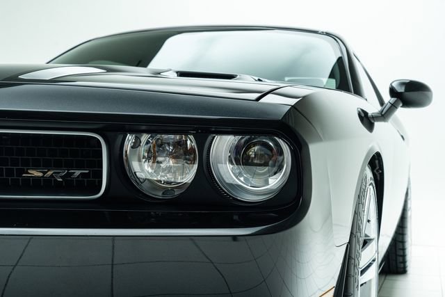 Used 2010 Dodge Challenger SRT8 w/ SRT Option Group II RWD image 12