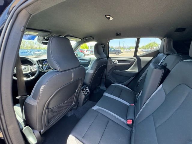 New 2025 Volvo EX40 Core w/ Climate Package AWD/4WD image 17