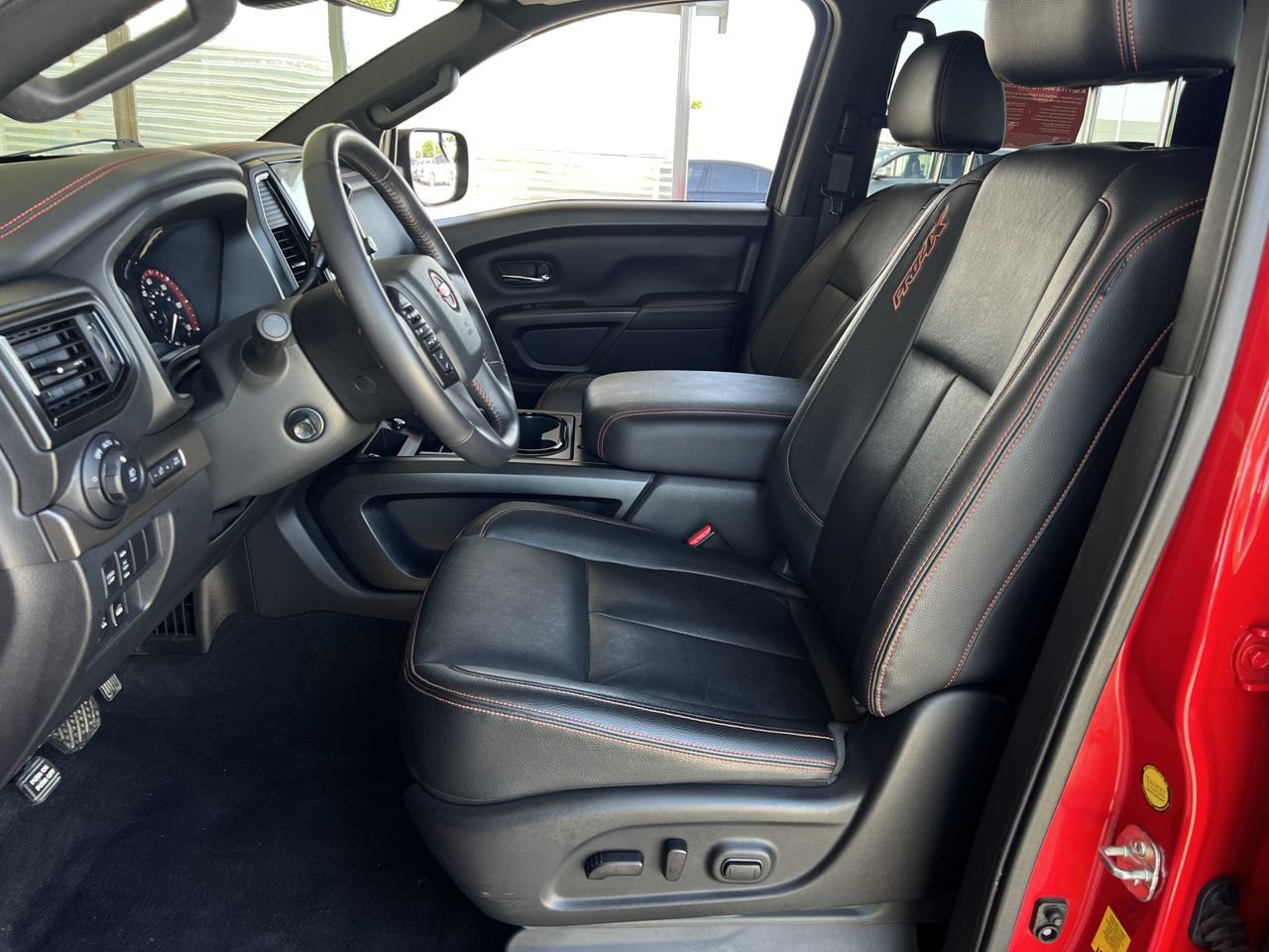 Used 2023 Nissan Titan PRO-4X w/ Pro-4x Convenience Package AWD/4WD image 25
