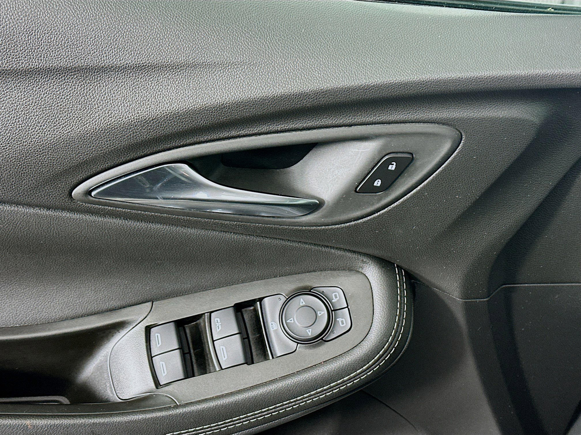 Used 2025 Buick Encore GX Preferred image 15