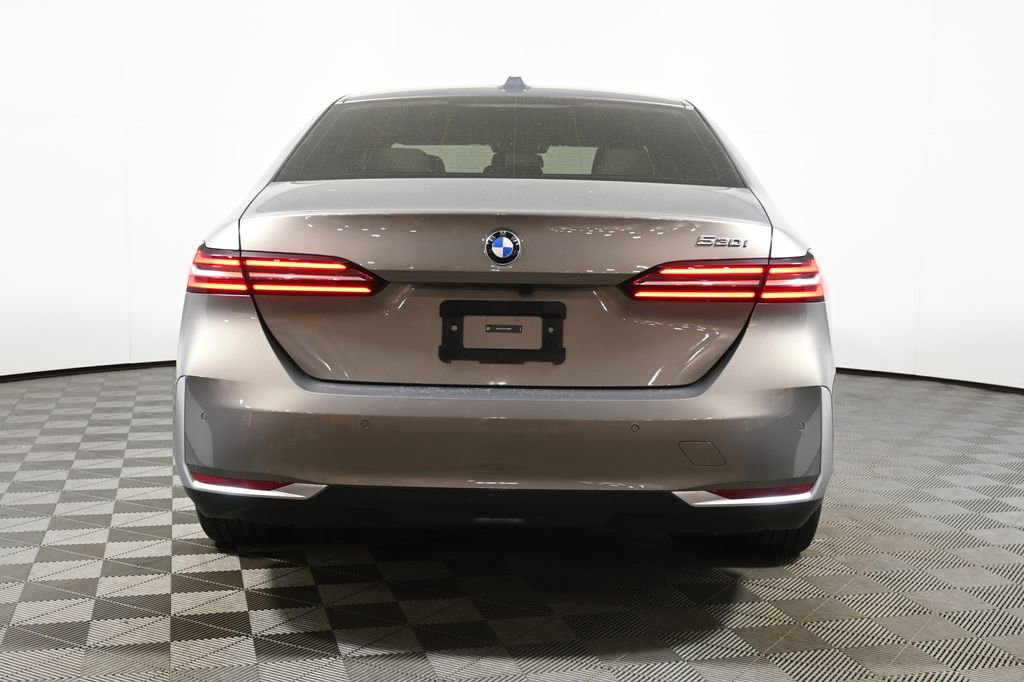 Used 2026 BMW 530i w/ Premium Package RWD image 10