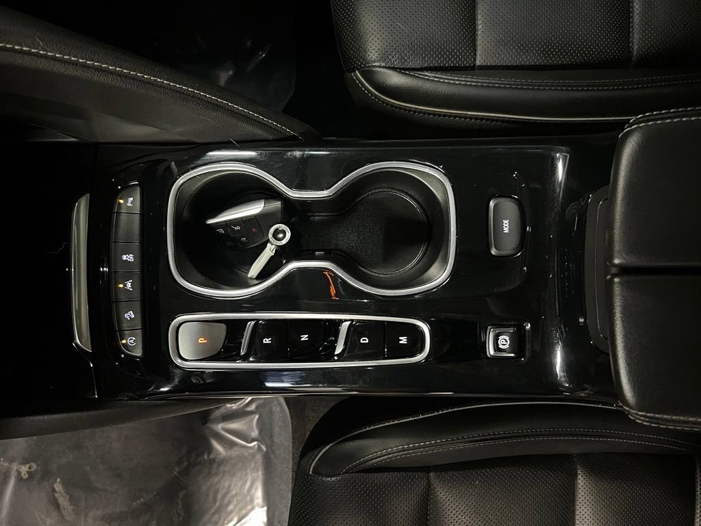 Certified 2021 Buick Envision Essence w/ Sport Touring Package AWD/4WD image 24