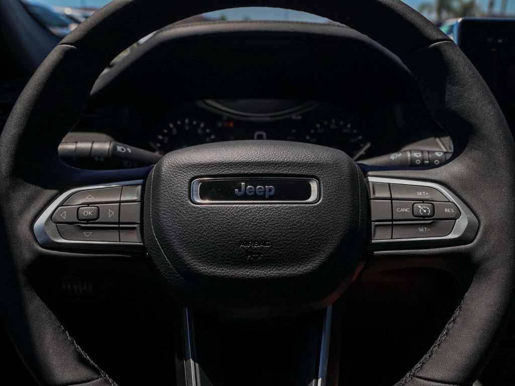 New 2026 Jeep Compass Latitude AWD/4WD image 25