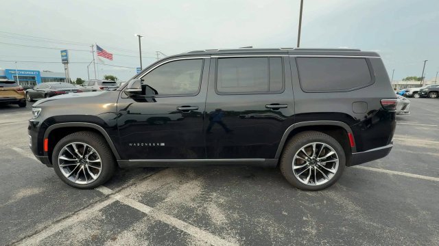 Used 2022 Jeep Wagoneer Series III w/ Premium Group I AWD/4WD image 5
