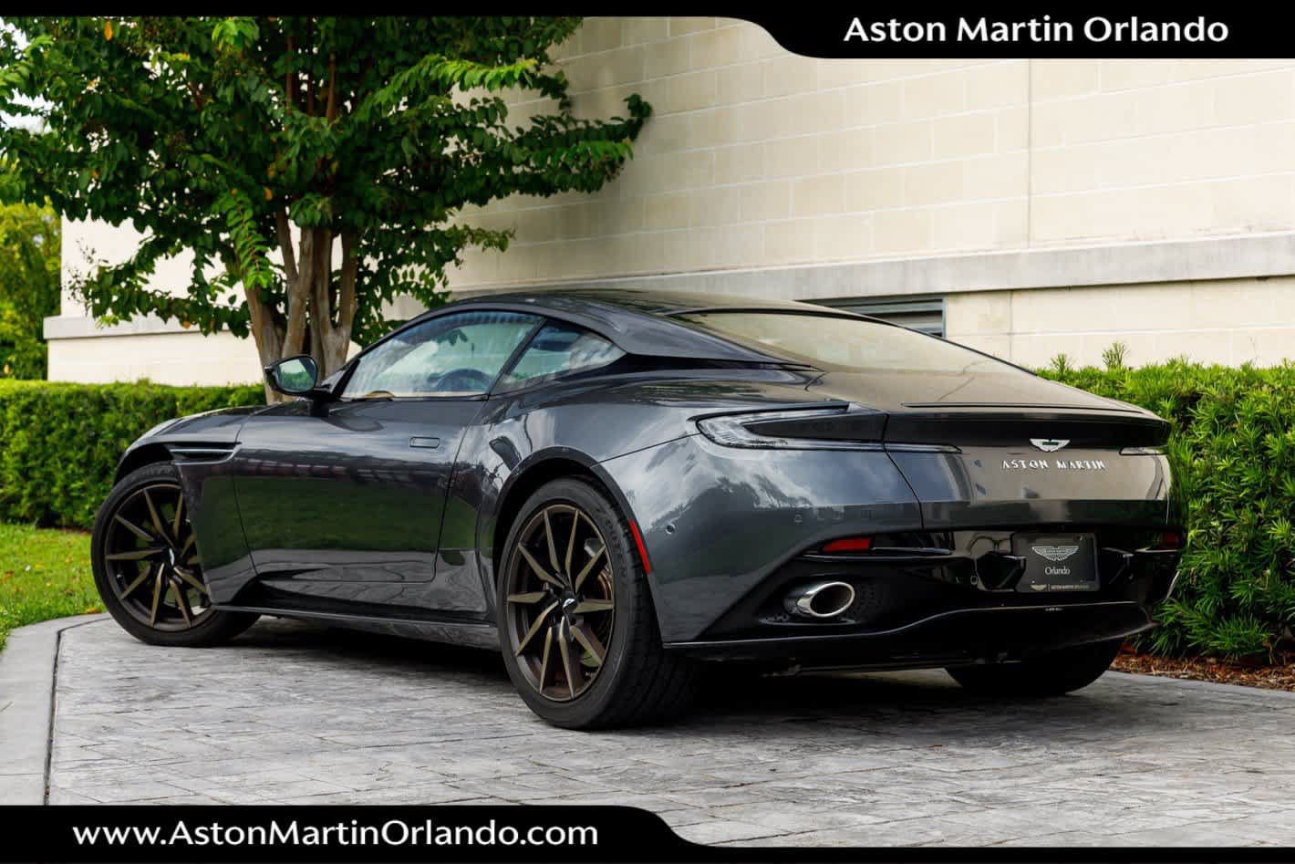 Used 2022 Aston Martin DB11 Coupe RWD image 29
