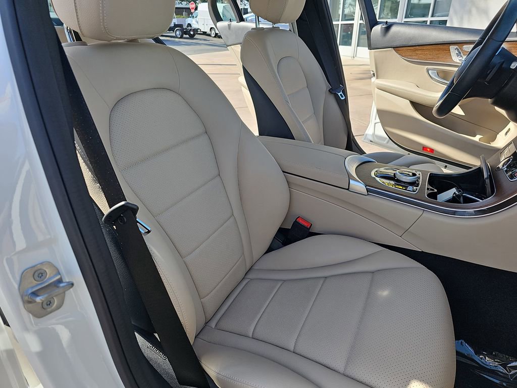 Used 2021 Mercedes-Benz C 300 Sedan image 10