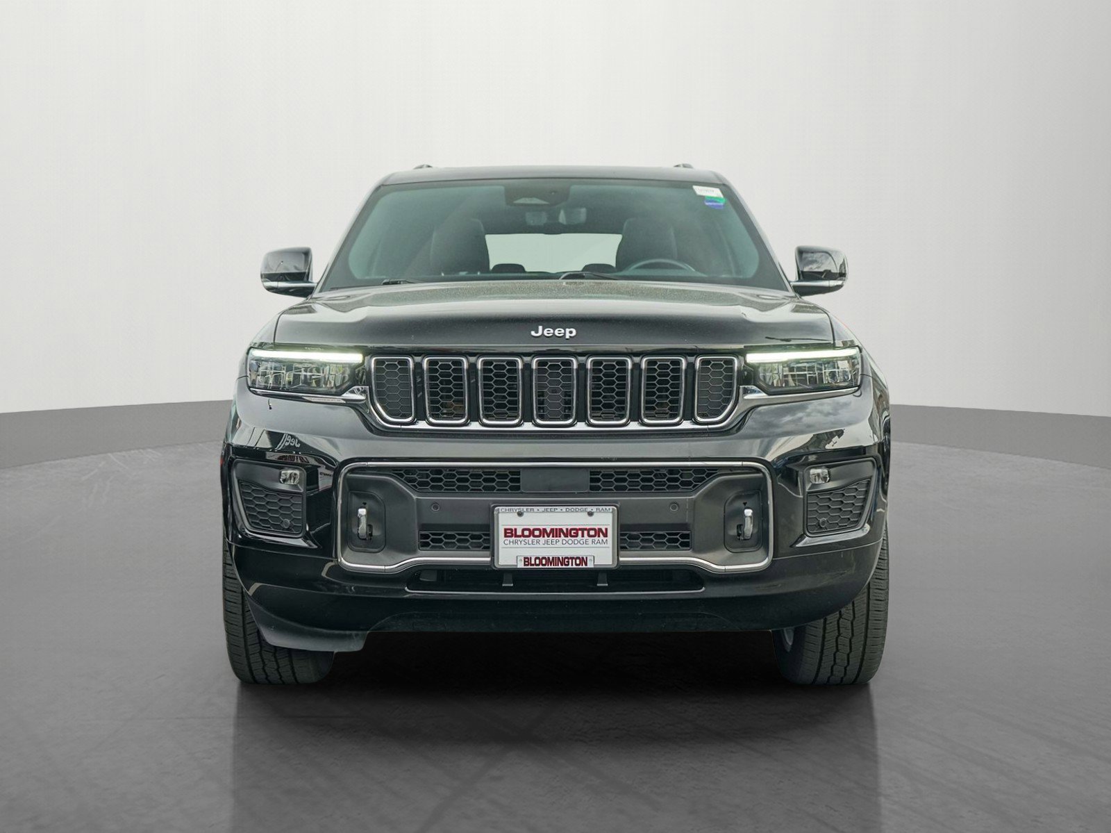 Used 2022 Jeep Grand Cherokee L Overland w/ Luxury Tech Group IV image 2