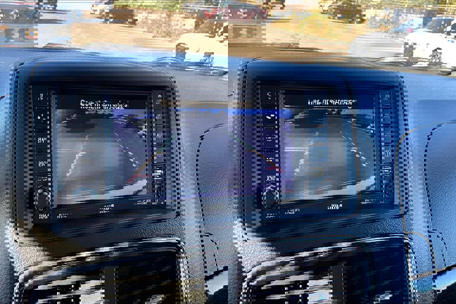 Used 2018 Dodge Grand Caravan SE w/ UConnect Hands-Free Group image 21