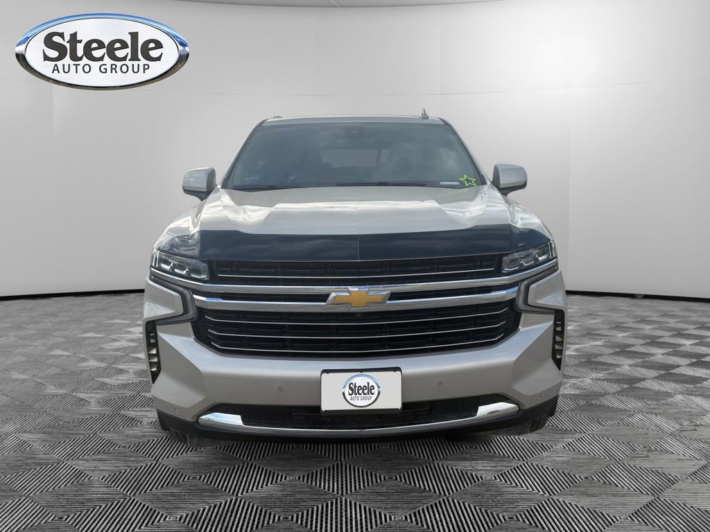 Used 2022 Chevrolet Suburban LT w/ Luxury Package image 8