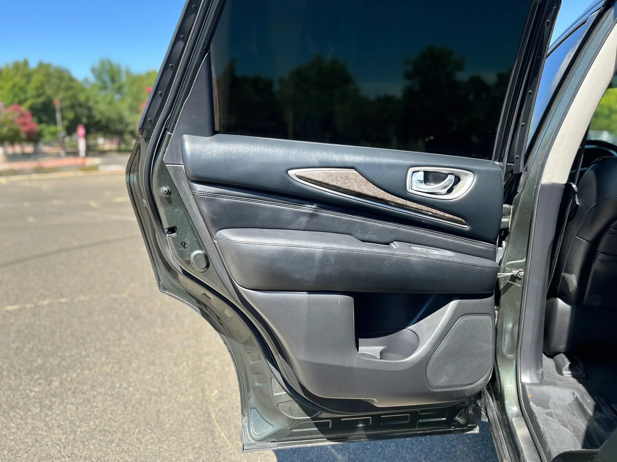 Used 2013 INFINITI JX35 FWD w/ Premium Pkg image 11