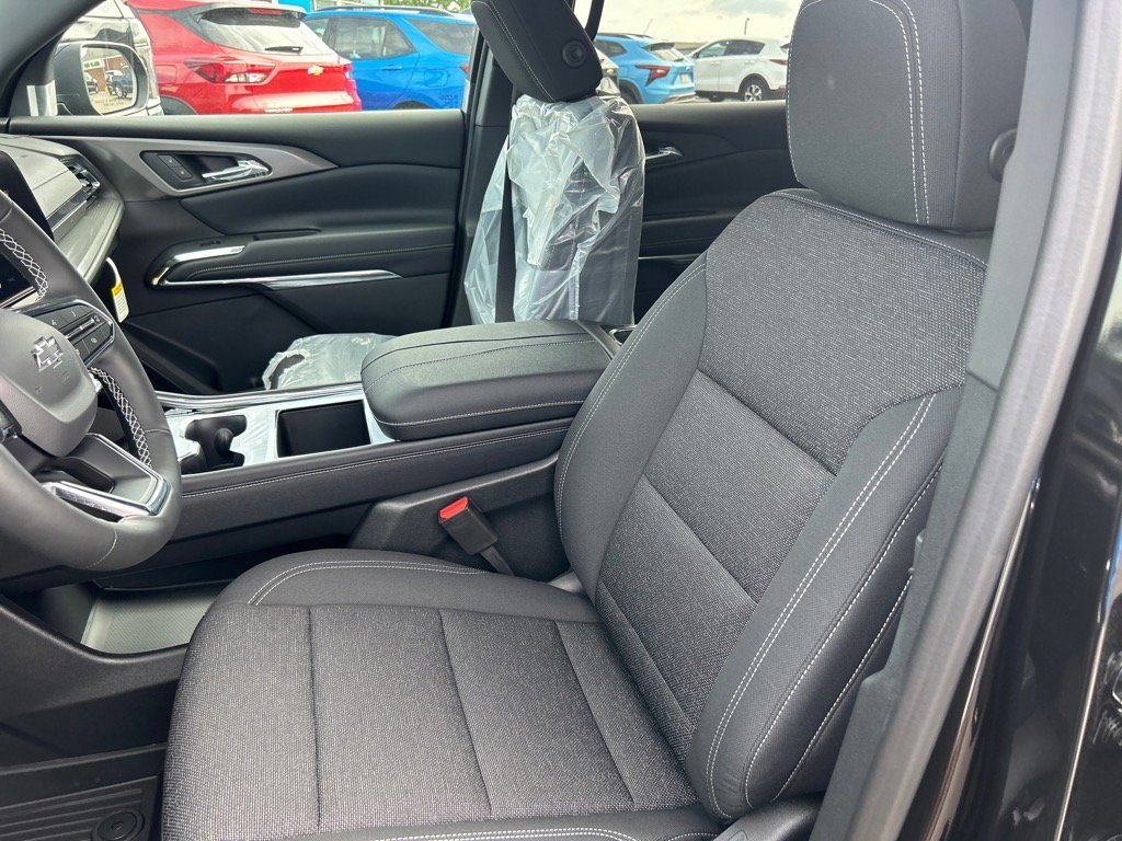 New 2026 Chevrolet Traverse LT w/ Midnight/Sport Edition image 4