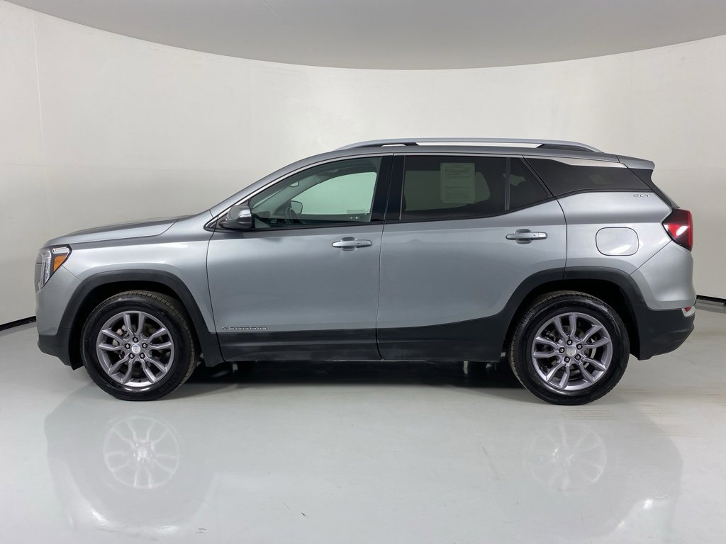 Used 2023 GMC Terrain SLT image 4