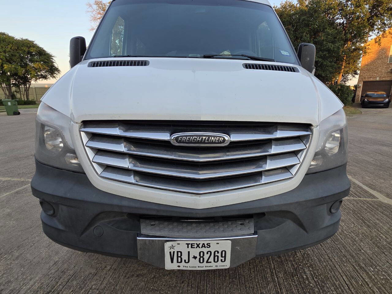 Used 2014 Freightliner Sprinter 2500 image 2