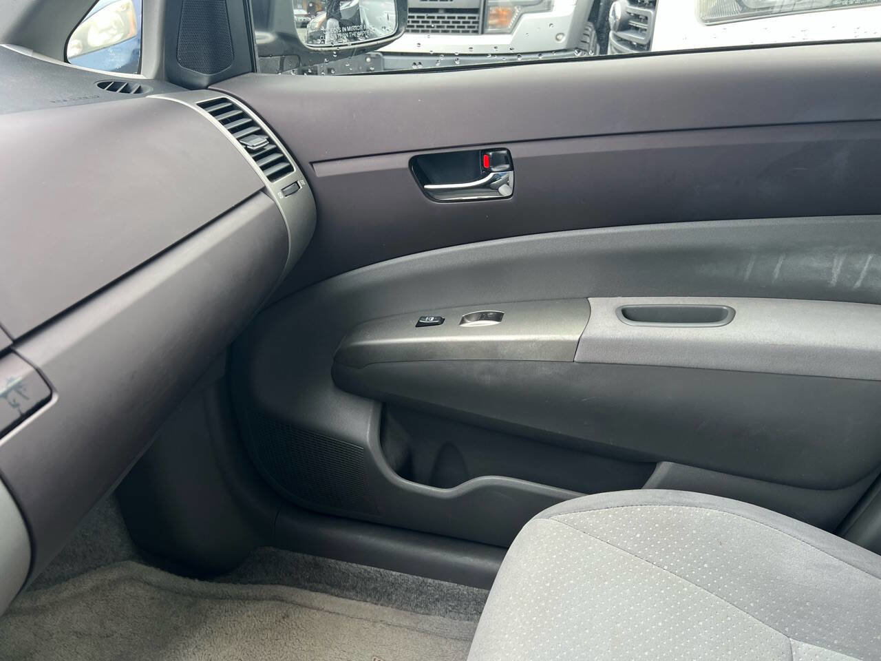 Used 2005 Toyota Prius Base 4dr Hatchback image 10