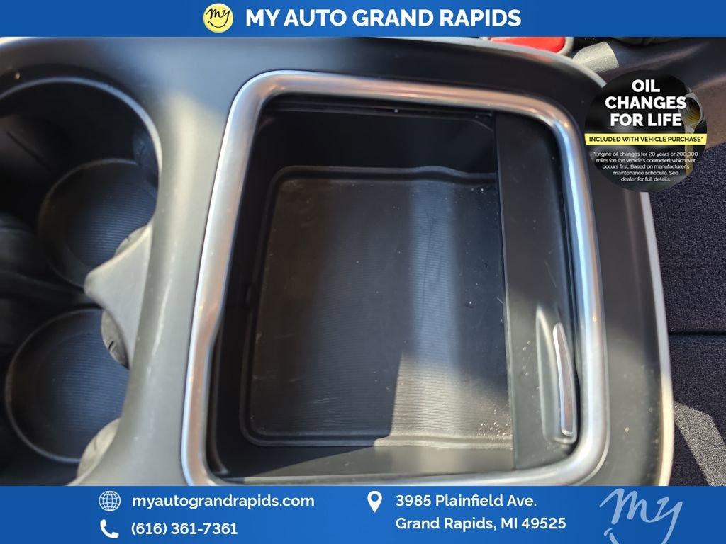 Used 2023 Chrysler Pacifica Touring-L image 27