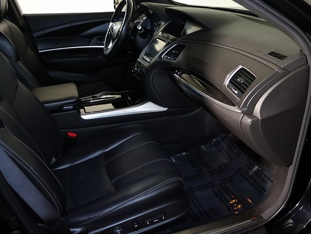 Certified 2018 Acura RLX w/ Technology Package image 32