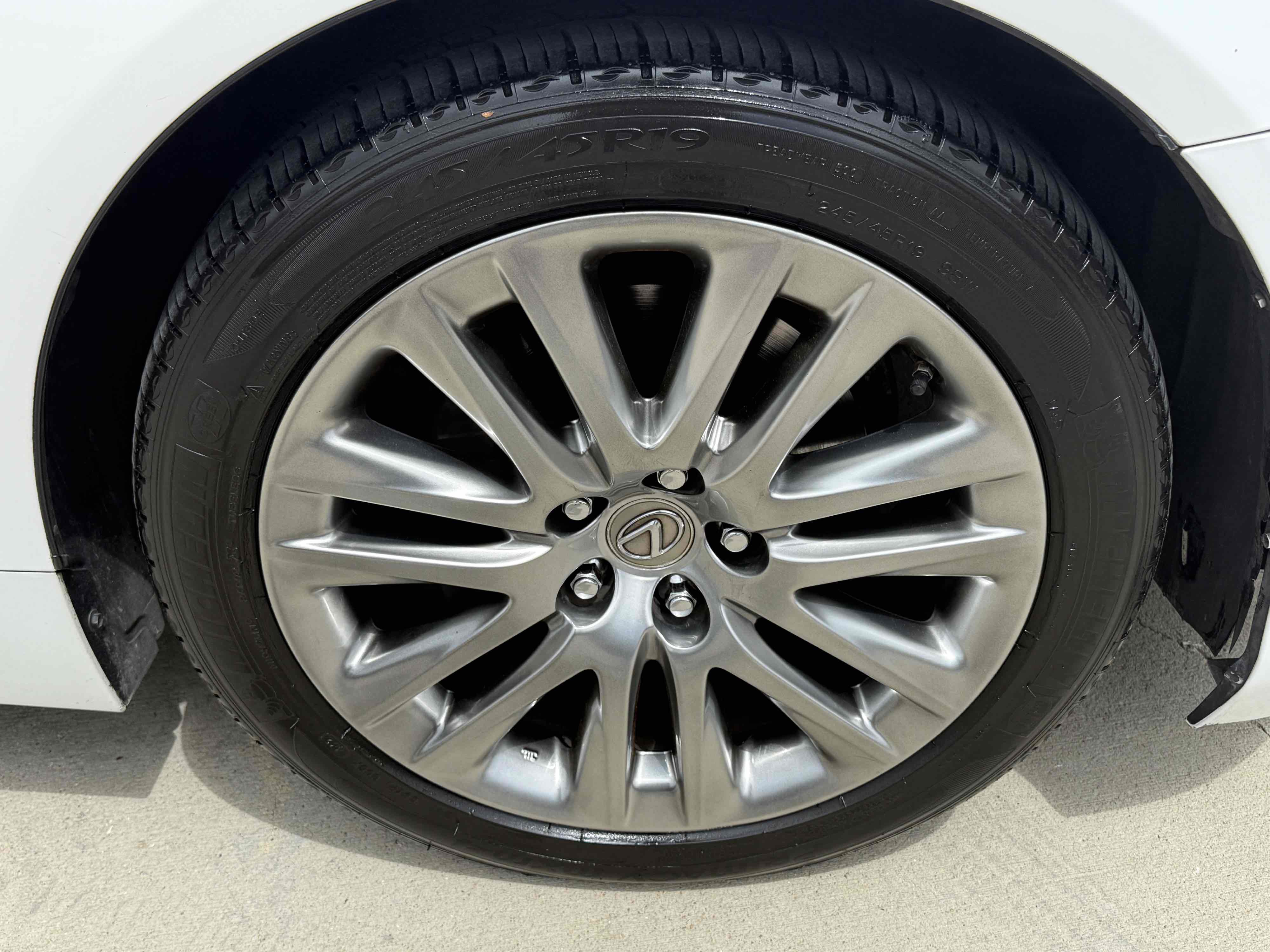 Used 2013 Lexus LS 460 L w/ All-Weather Pkg image 12