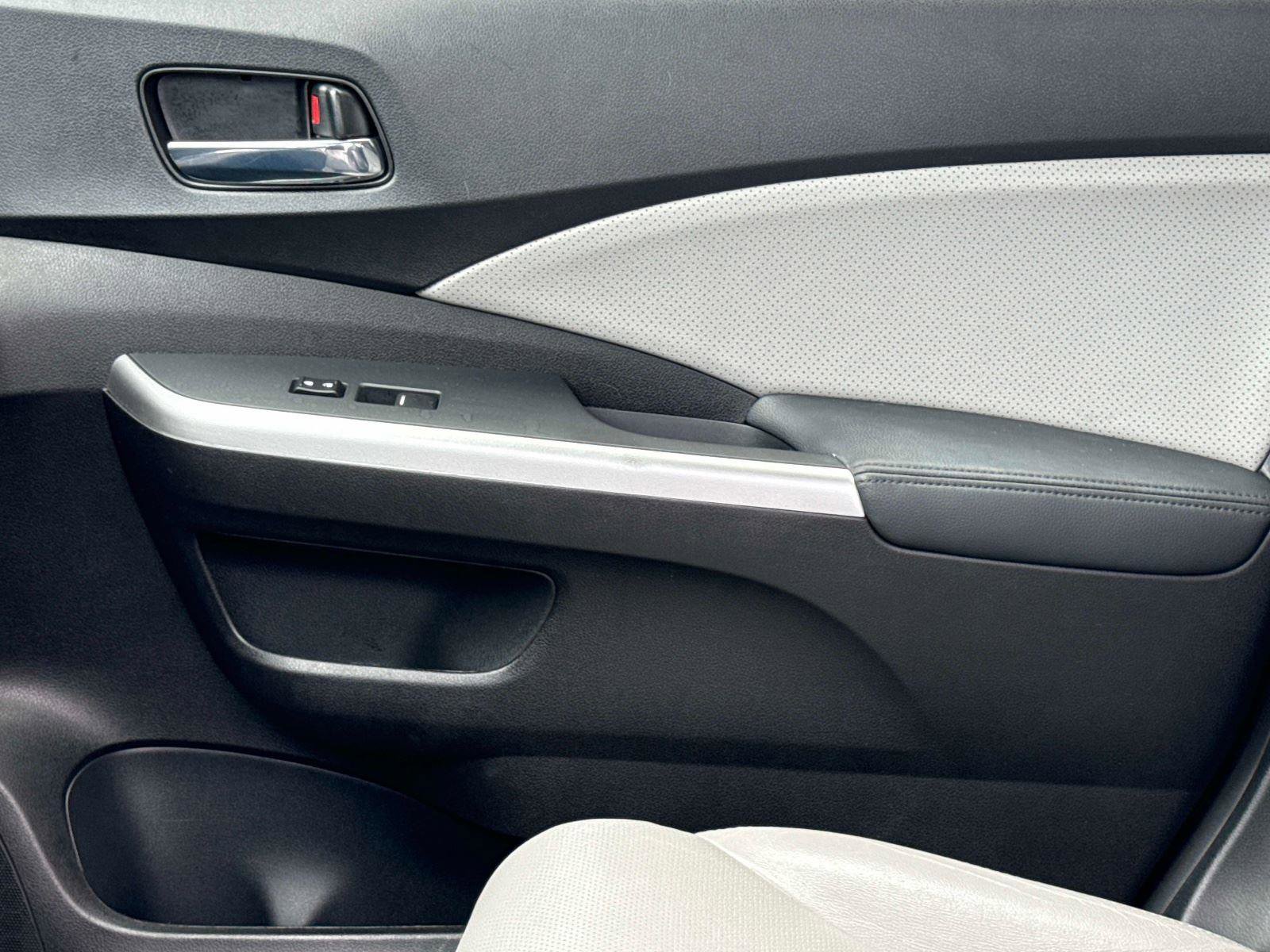 Used 2016 Honda CR-V Touring image 19