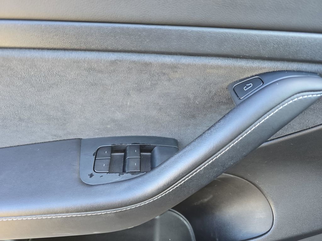 Used 2021 Tesla Model 3 Standard Range Plus image 32