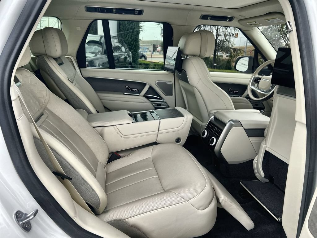 Certified 2023 Land Rover Range Rover SV AWD/4WD image 19