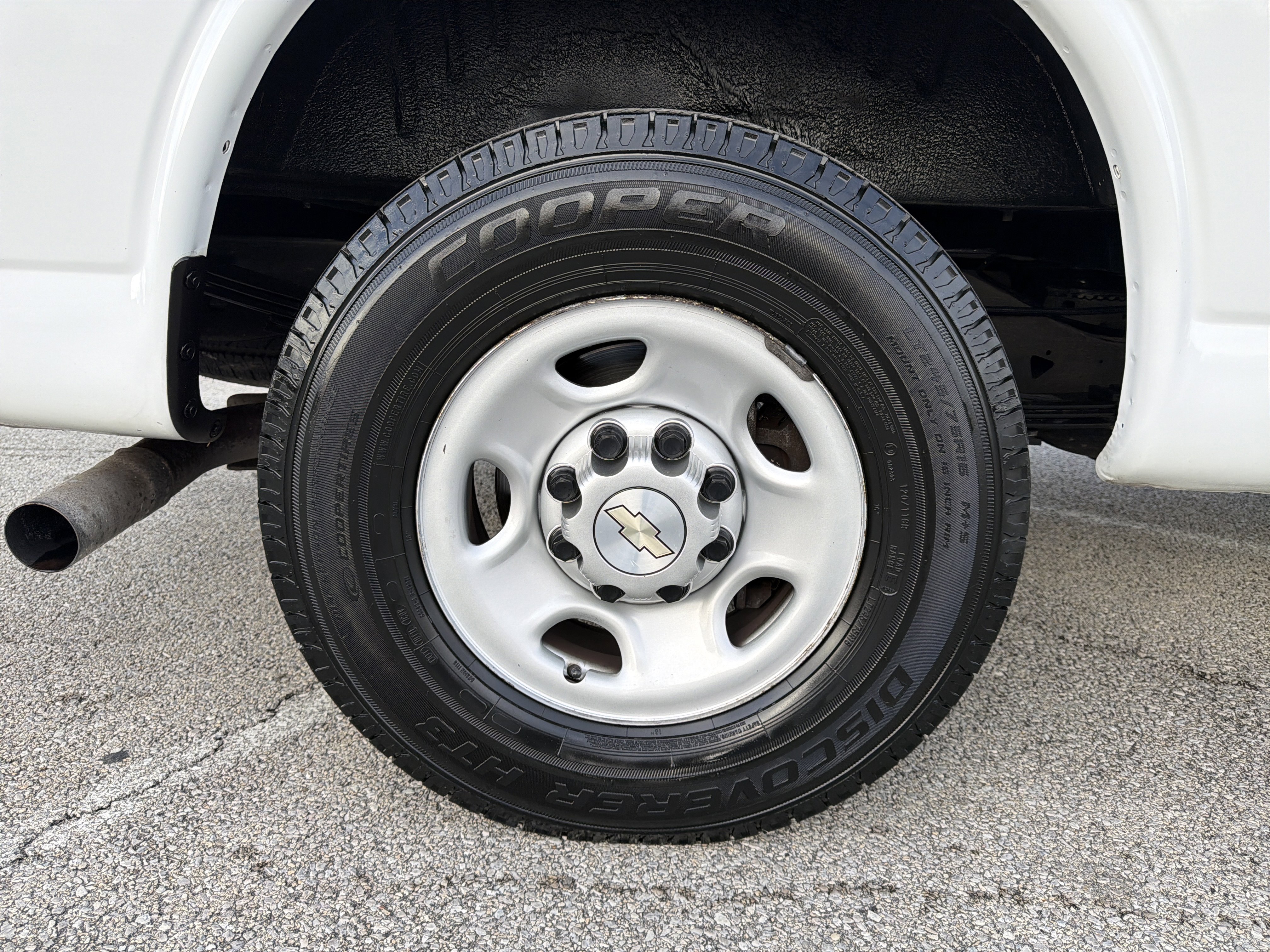 Used 2021 Chevrolet Express 2500 w/ Driver Convenience Package image 9