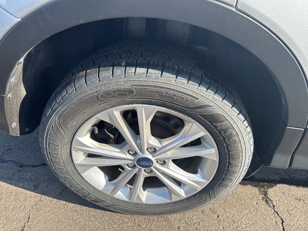 Certified 2019 Ford Escape SE image 47