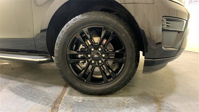 Used 2023 Ford Expedition XLT image 9