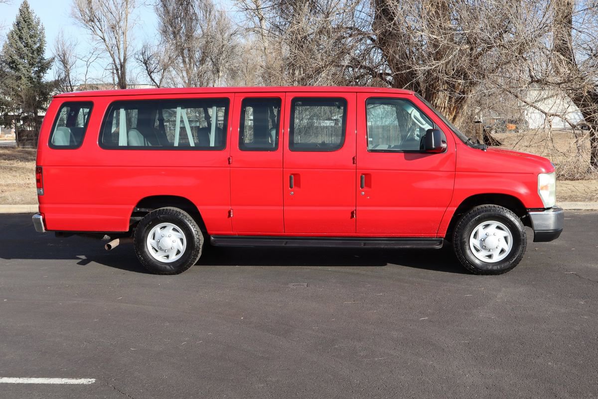 Used 2009 Ford E-350 and Econoline 350 XLT image 3