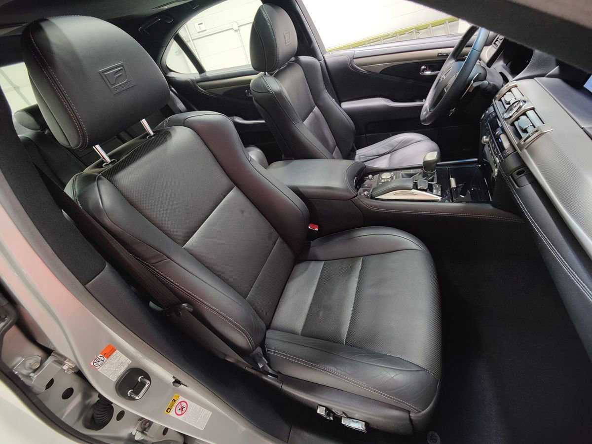 Used 2016 Lexus LS 460 AWD image 15