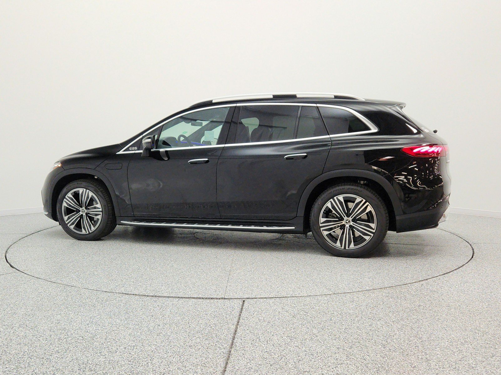 New 2026 Mercedes-Benz EQS 400 4MATIC SUV image 8