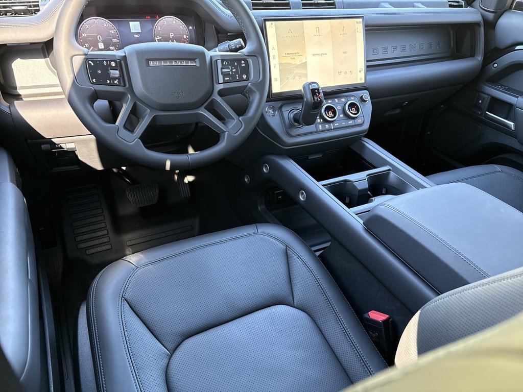 New 2026 Land Rover Defender 130 X-Dynamic SE AWD/4WD image 13