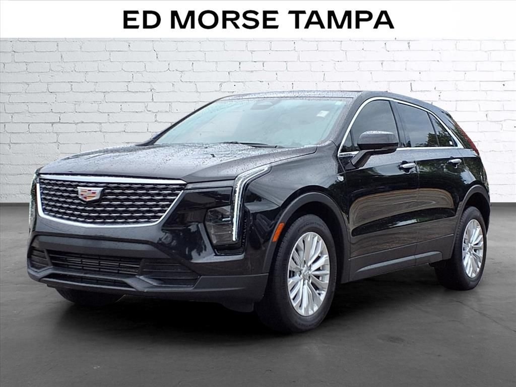 Certified 2024 Cadillac XT4 Luxury w/ Cold Weather Package FWD image 1