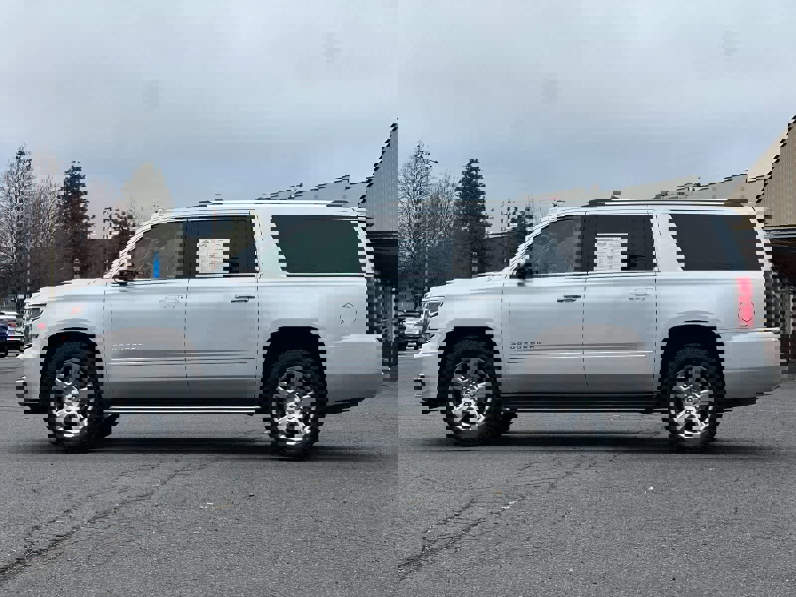 Used 2018 Chevrolet Suburban Premier image 28