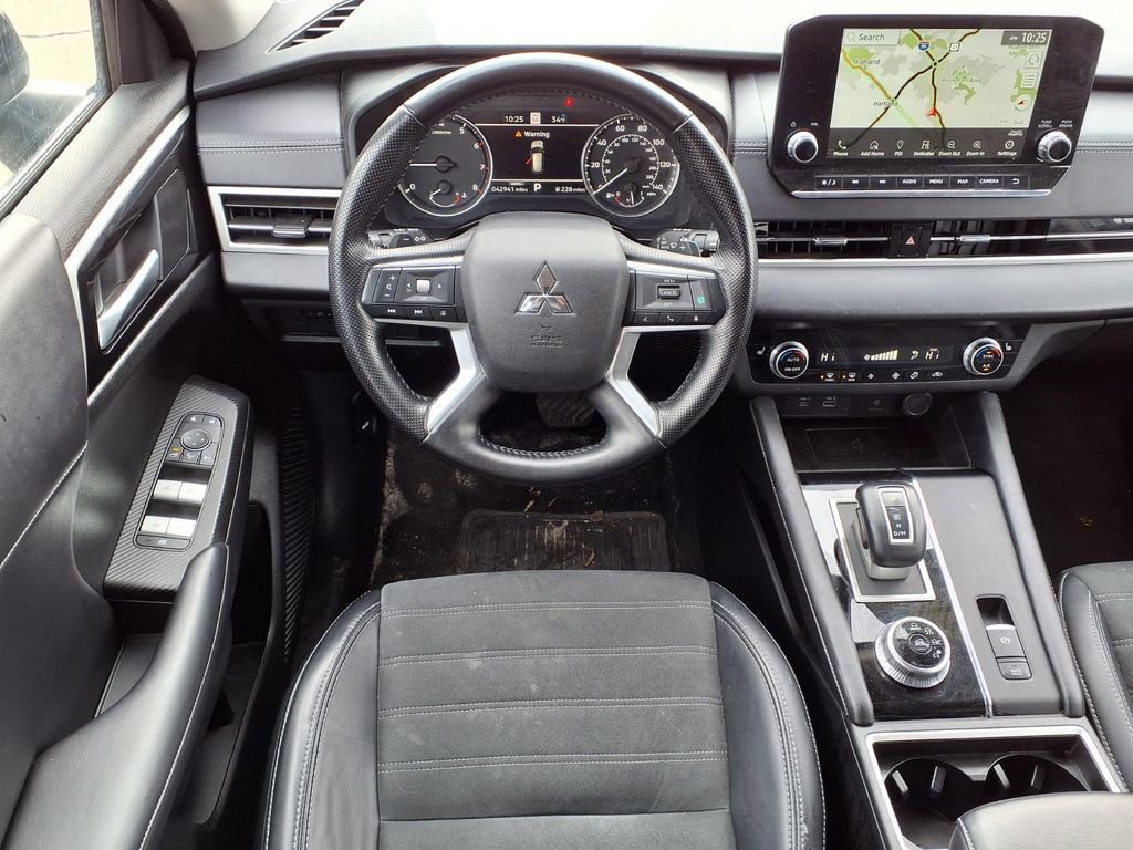 Used 2024 Mitsubishi Outlander SE image 13