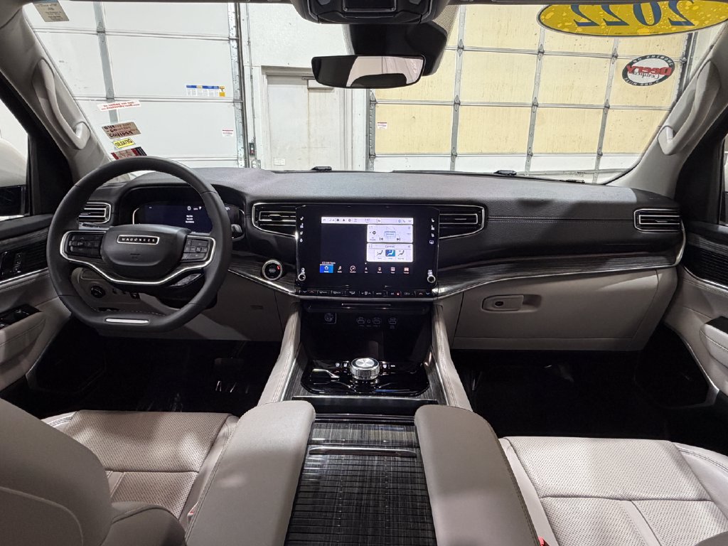 Used 2022 Jeep Wagoneer Series II w/ Rear Seat Video Group 1 AWD/4WD image 30