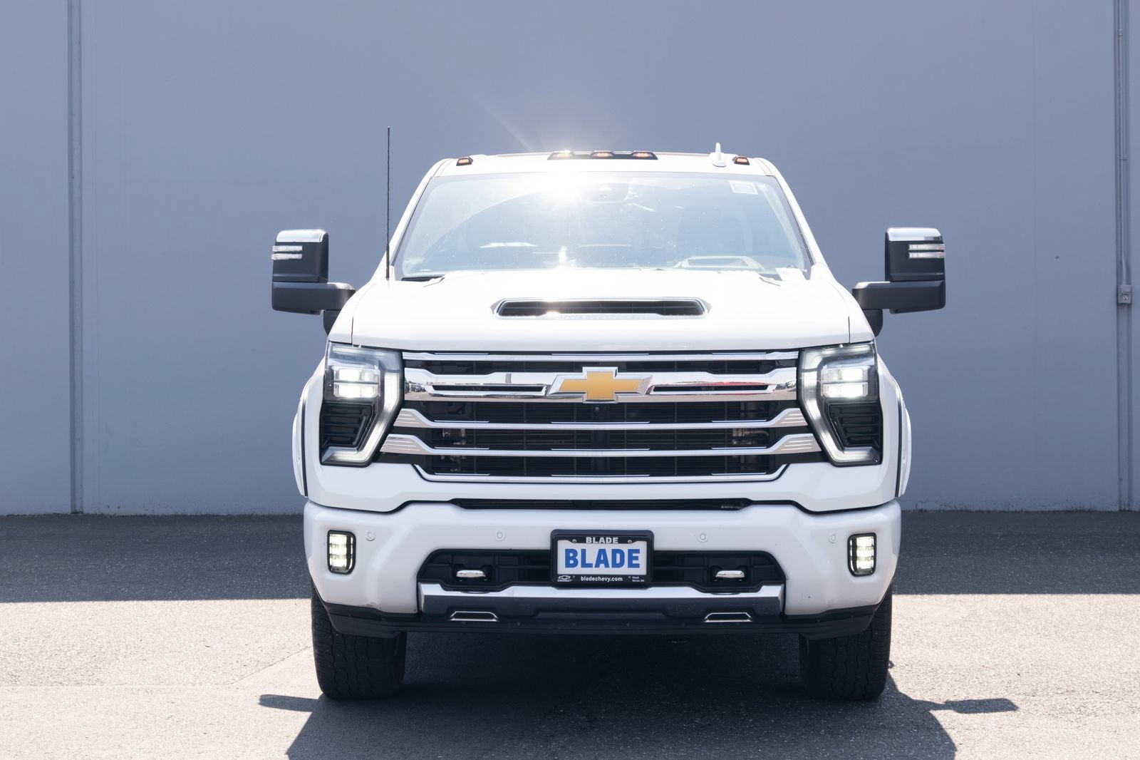 Used 2024 Chevrolet Silverado 3500 High Country w/ Technology Package AWD/4WD image 24