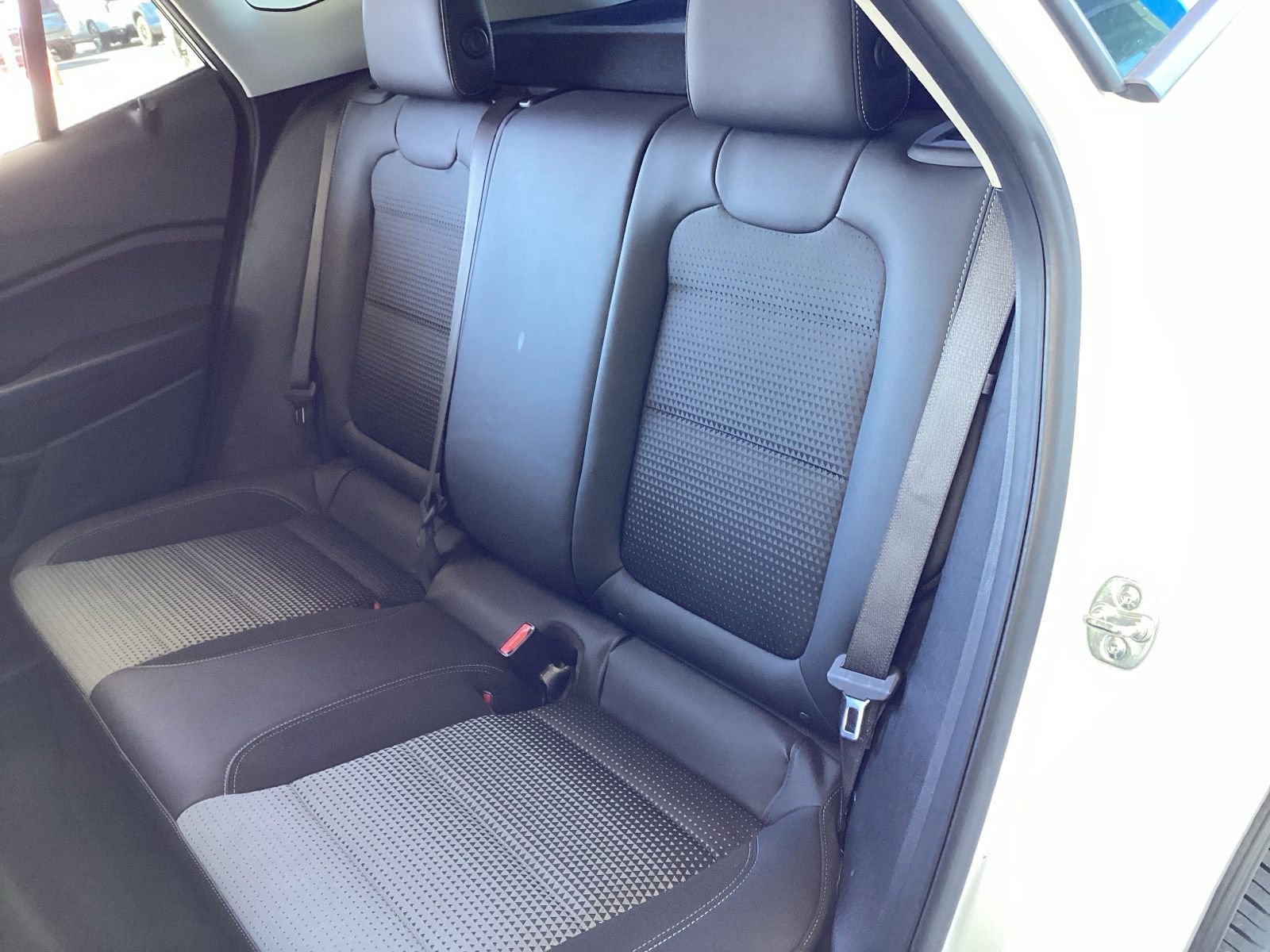 Used 2025 Chevrolet Trax LT w/ LT Convenience Package image 9