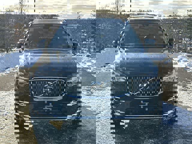 Used 2023 Volvo XC60 B5 Plus w/ Climate Package image 20