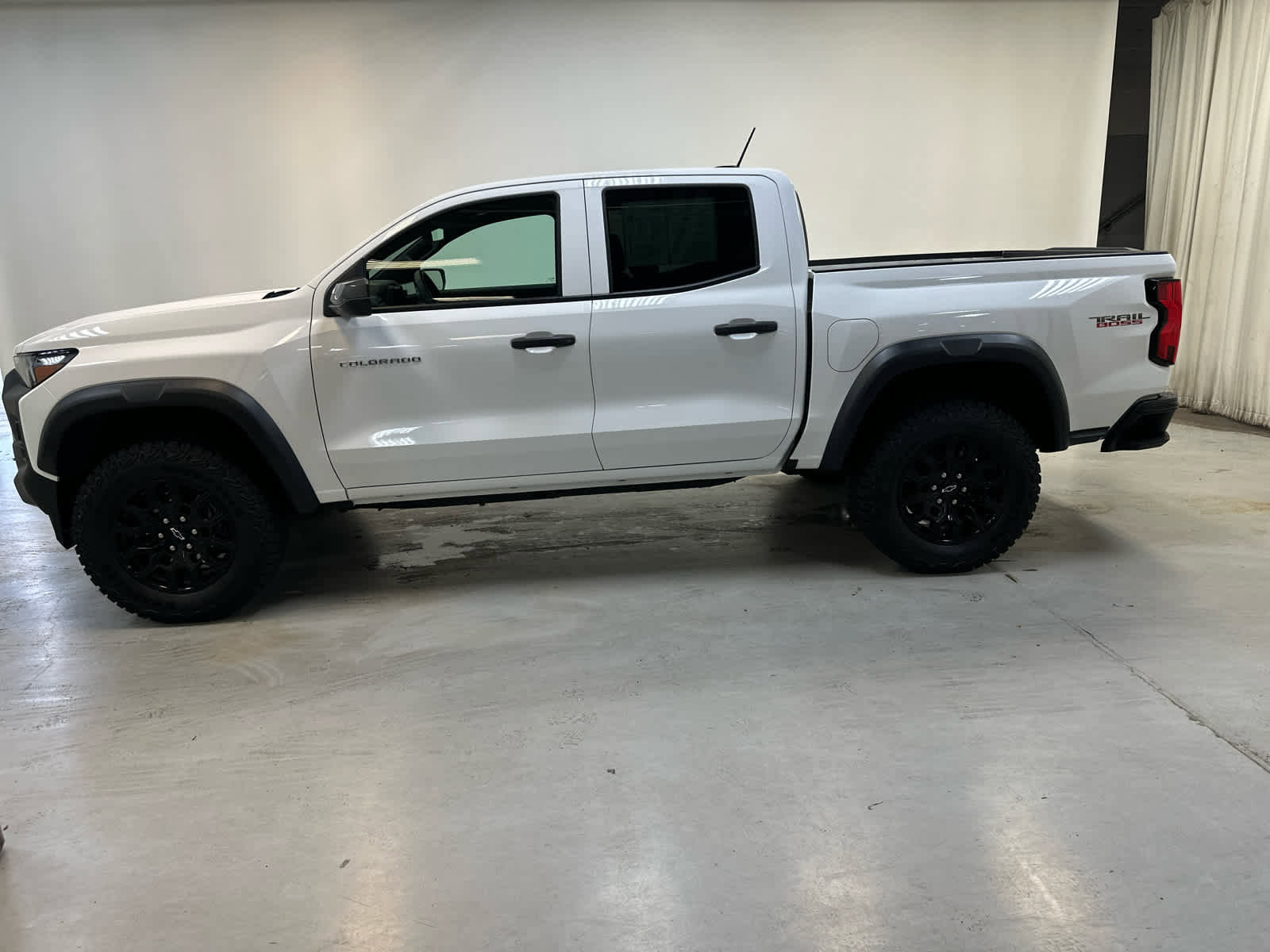 Used 2025 Chevrolet Colorado Trail Boss image 8