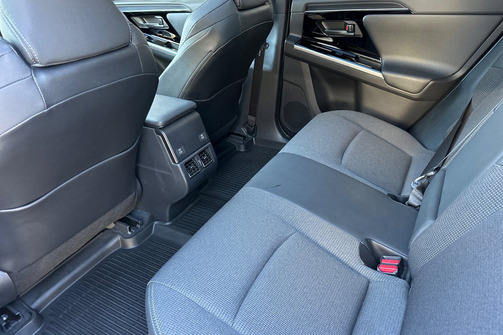 Used 2025 Toyota bZ4X AWD image 14